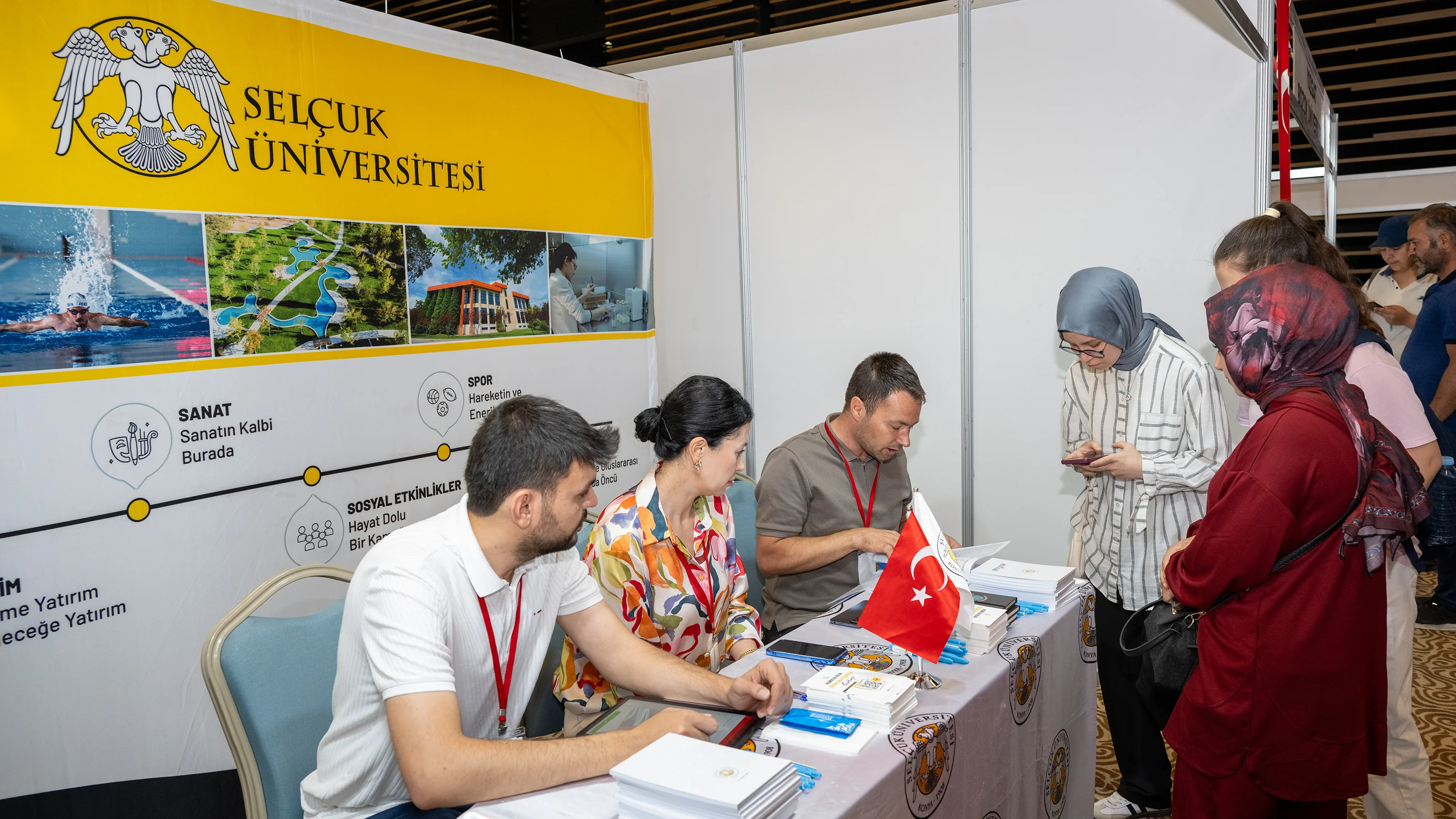 Selçuk Üniversitesi aday öğrencilerle buluştu
